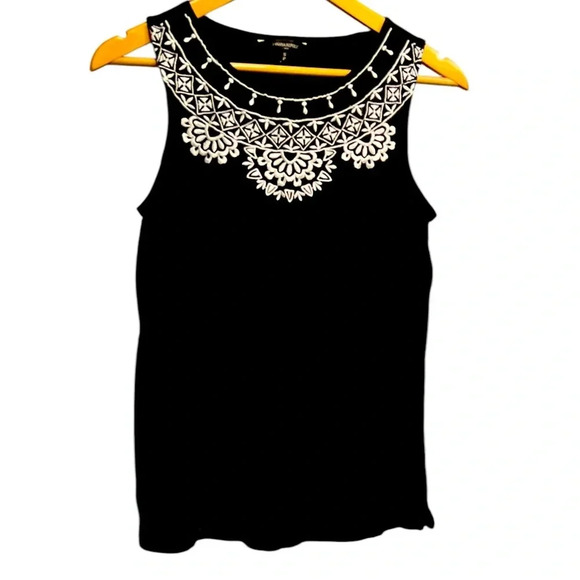 Black size small sleeveless Banana Republic top with white lace - Picture 1 of 4